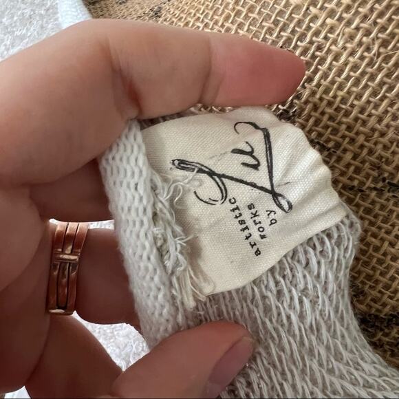 Artistic works by Lu oversized cream knit sweater - Picture 7 of 7